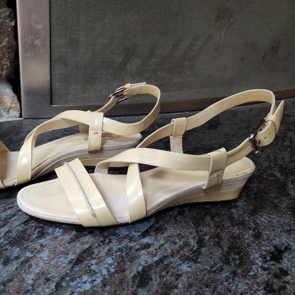 Tod's Vintage Cream Patent Leather Strappy Sandals Size 36.5 - Picture 8 of 16